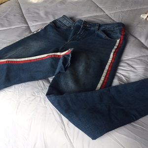 Jeans lignées sur le côté